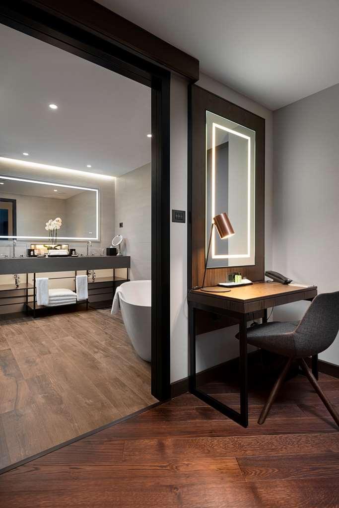 Hyatt Regency 5*